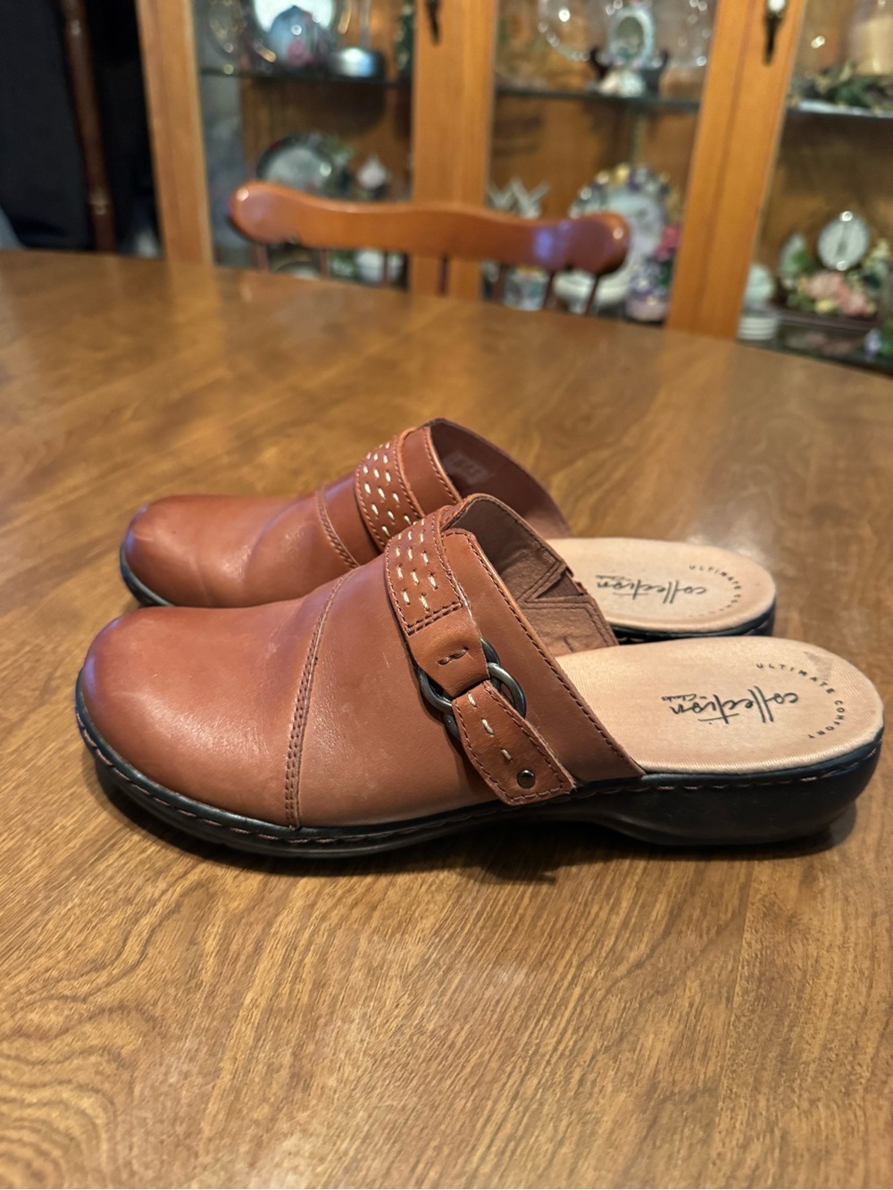 Clarks Women's Tan Leather Slip-On Clogs with Decorative Strap - Picture 2 of 4